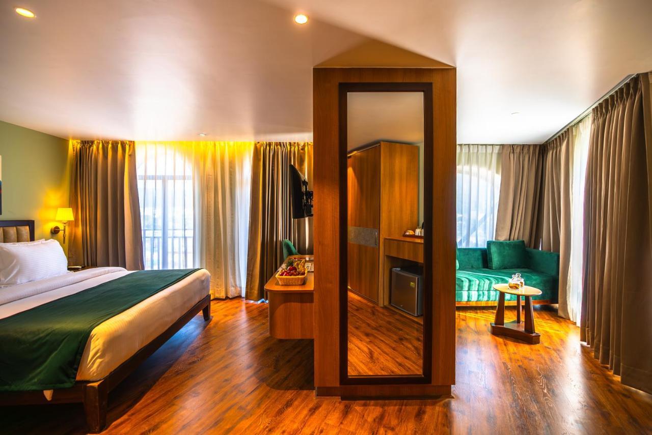 Clarks Inn Express, Rishikesh Exterior photo
